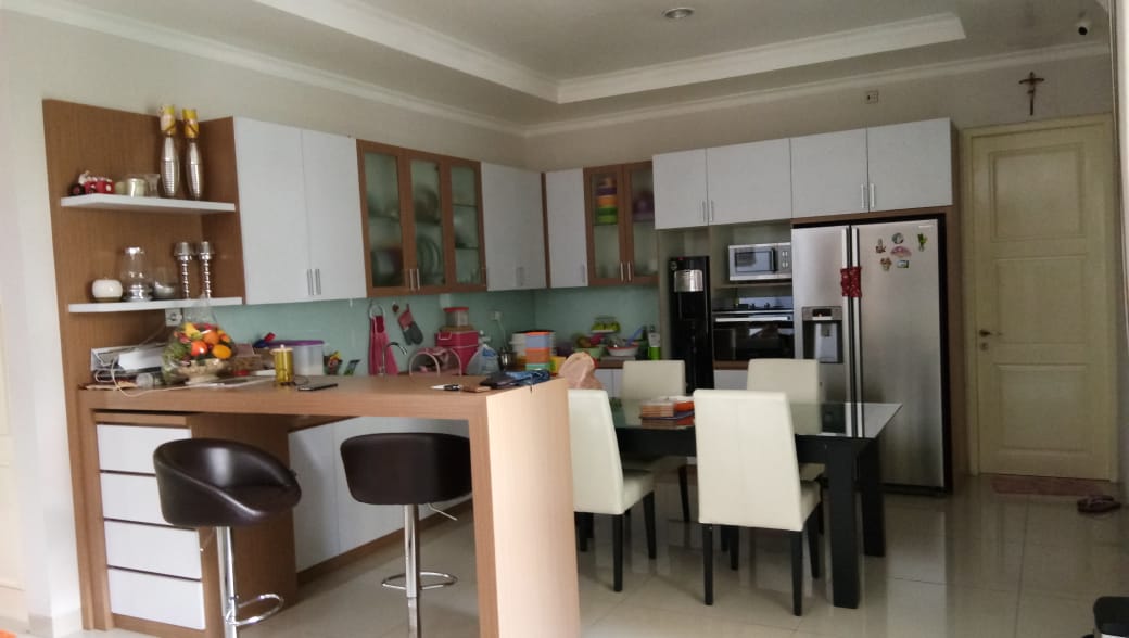 Eah. Rumah Dijual di Cluster Emerald Mansion Lippo Cikarang